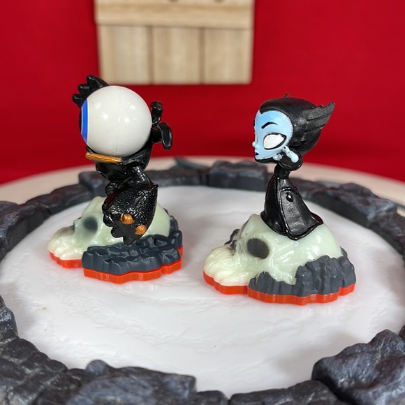 SKYLANDERS ACTION FIGURES W/PORTAL OF POWER BUNDLE - Picture 12 of 15